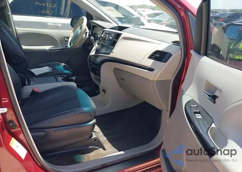 2014 Toyota Sienna Se 8 Passenger z USA, uszkodzony, nr VIN 5TDXK3DC2ES425609